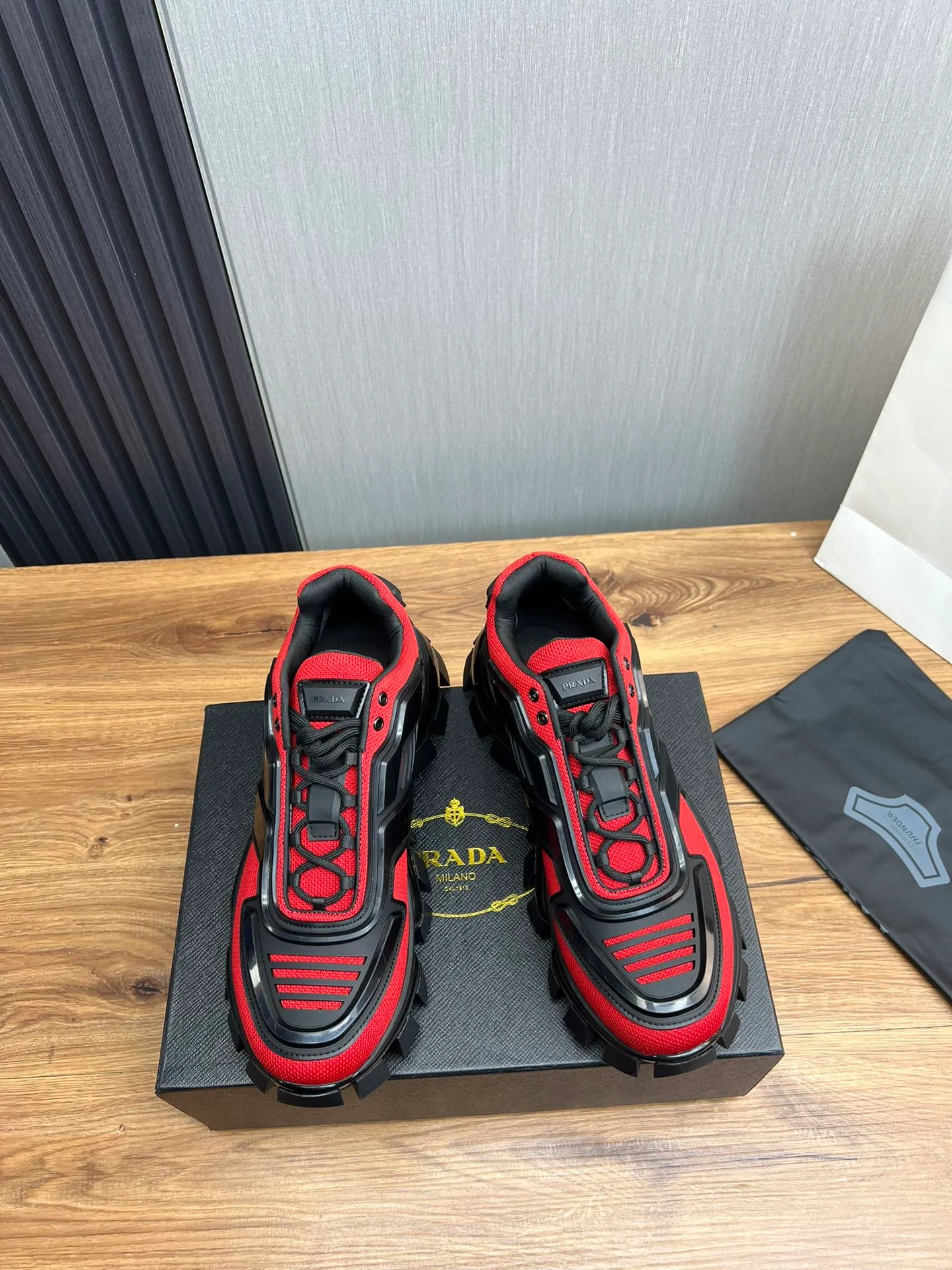 Men's shoes 💰620💰 [PRADA] Popular thick-soled shoes for couples 👩‍❤️‍👨 Available all year round ✔️Official website synchronization Original fly-knit film fabric + cowhide lining, 1⃣️ to 1⃣️ replica, original sole, 36-45 (45 made to order, non-refundable)